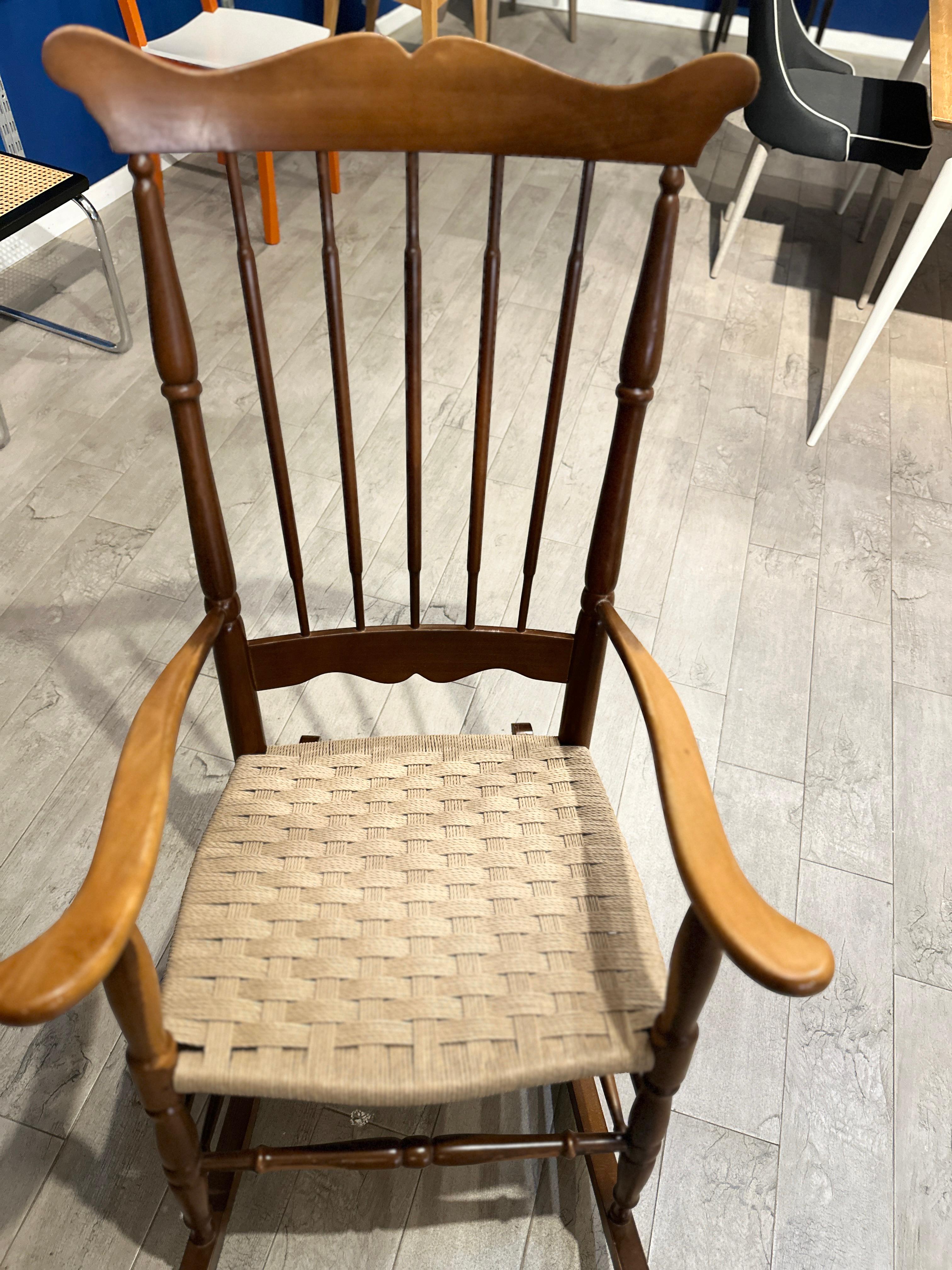 Dettaglio scacchi su sedia antica